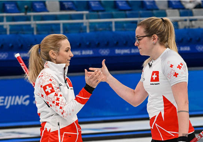 YABO-胶东雄鲨队失利庐州山猫队，游泳大奖赛上演关键失误成转折！二次进攻频频奏效的简单介绍