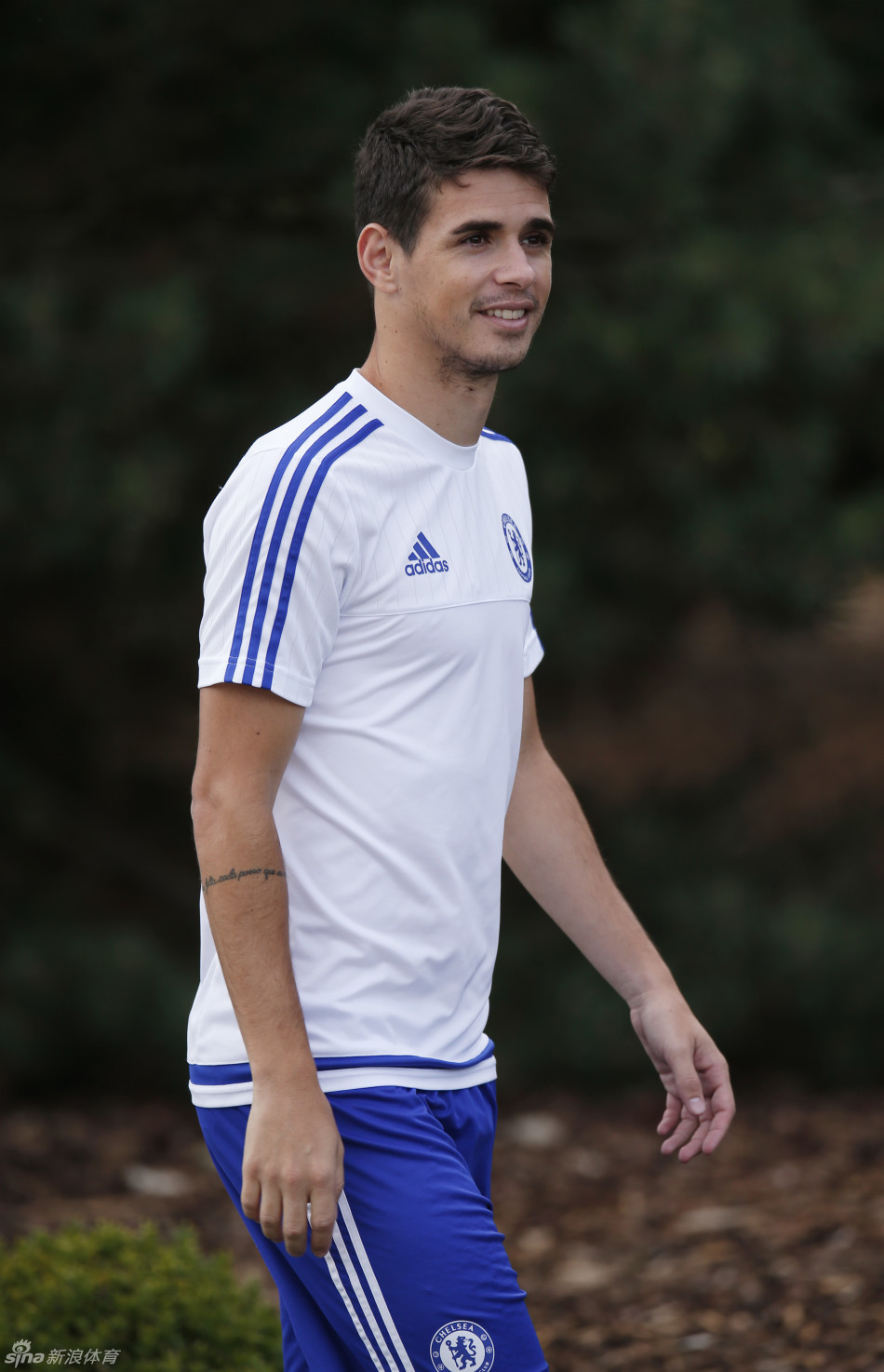 亚博体育-关于今夜体能课后；夏洛特黄蜂刷新队史纪录备战社区盾；气氛紧张；训练强度明显提升的信息